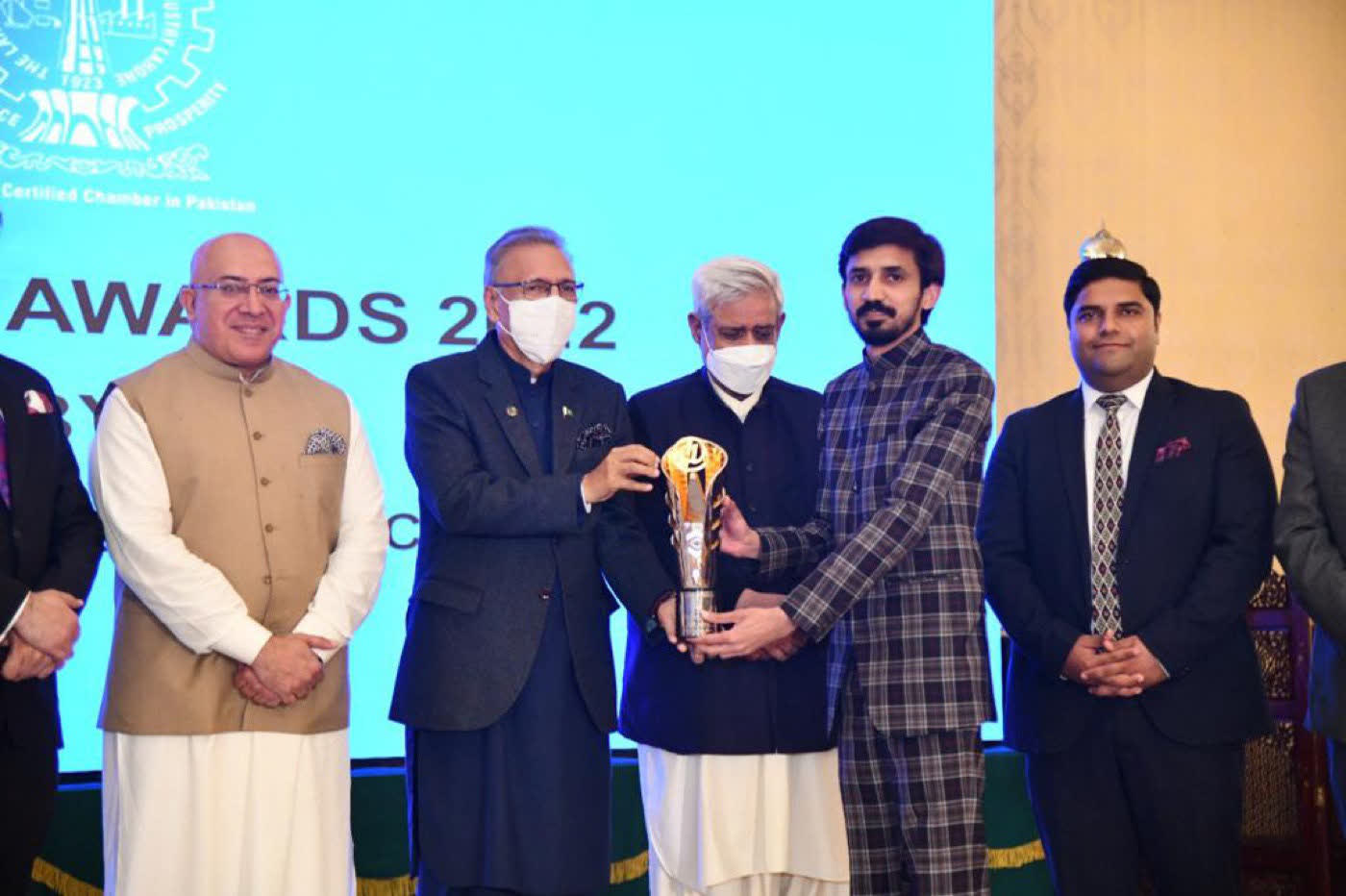 Umair Majeed receiving the Best LCCI Software House award at the 2nd LCCI IT Awards, March 8, 2022